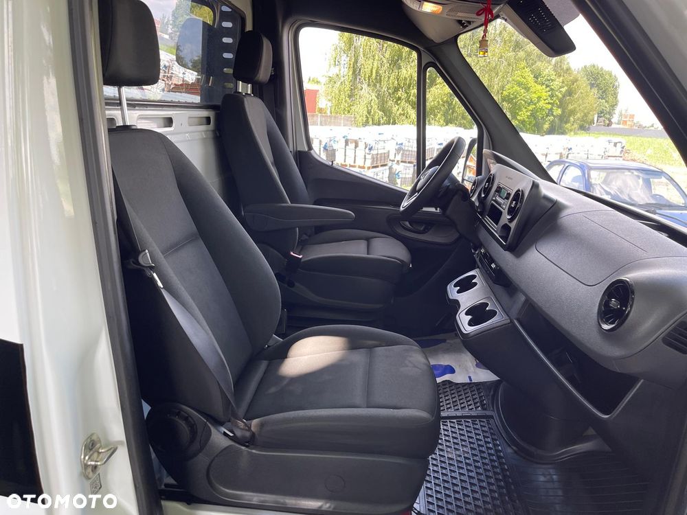 Mercedes-Benz Sprinter W907 2.2 CDI 163 Km Automat 7G-Tronic 2020 ROK Klima Led Hak Najazd 4.60 M Super stan Gotowy do Pracy Bardzo ładny - 20