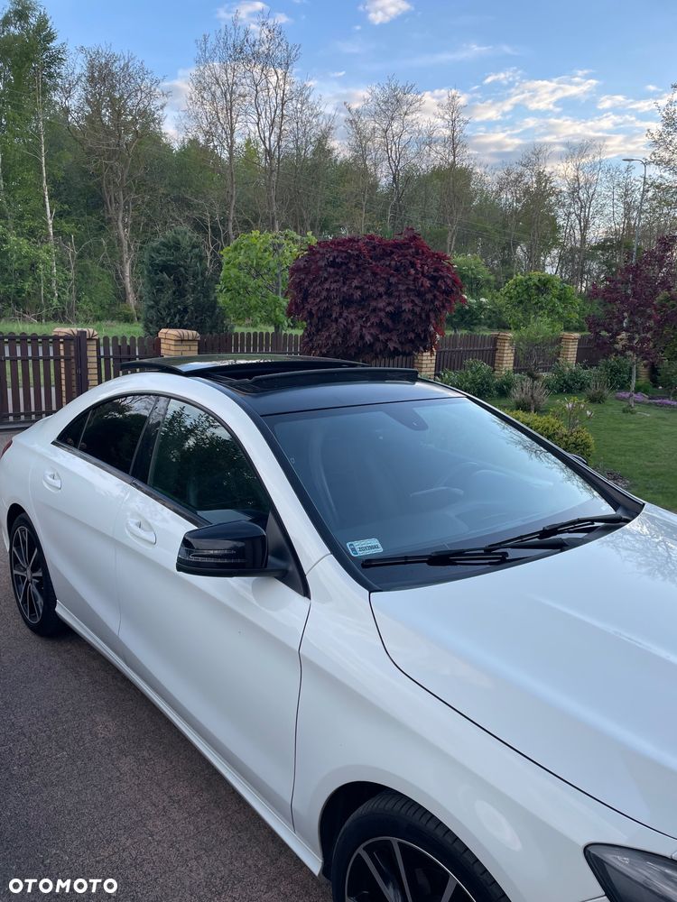 Mercedes-Benz CLA 180 AMG Line - 1