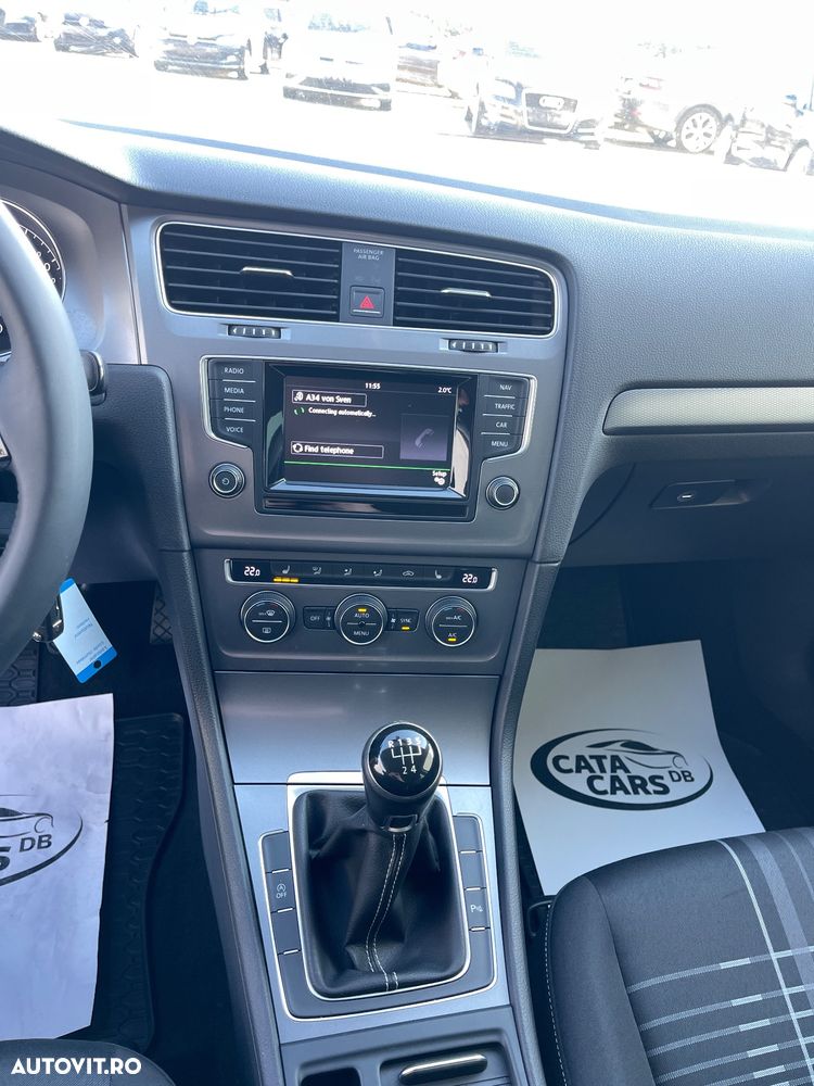 Volkswagen Golf 1.2 TSI BMT Comfortline - 34