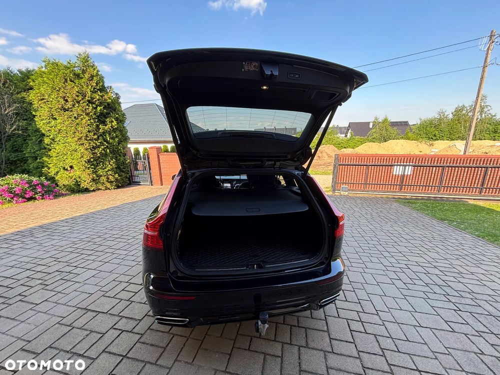 Volvo V60 T8 AWD Recharge Geartronic RDesign - 11
