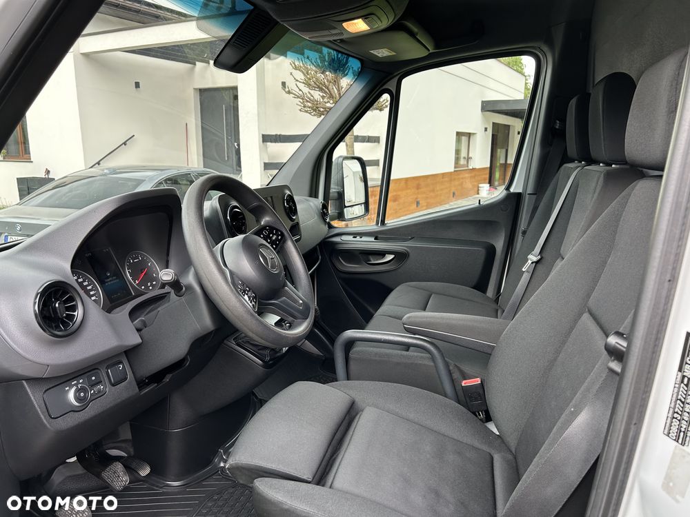 Mercedes-Benz Sprinter 907 316 - 5