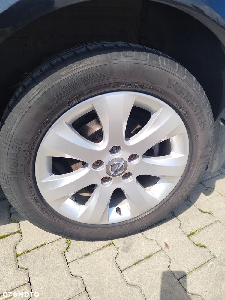 Opel Astra 1.6 - 9