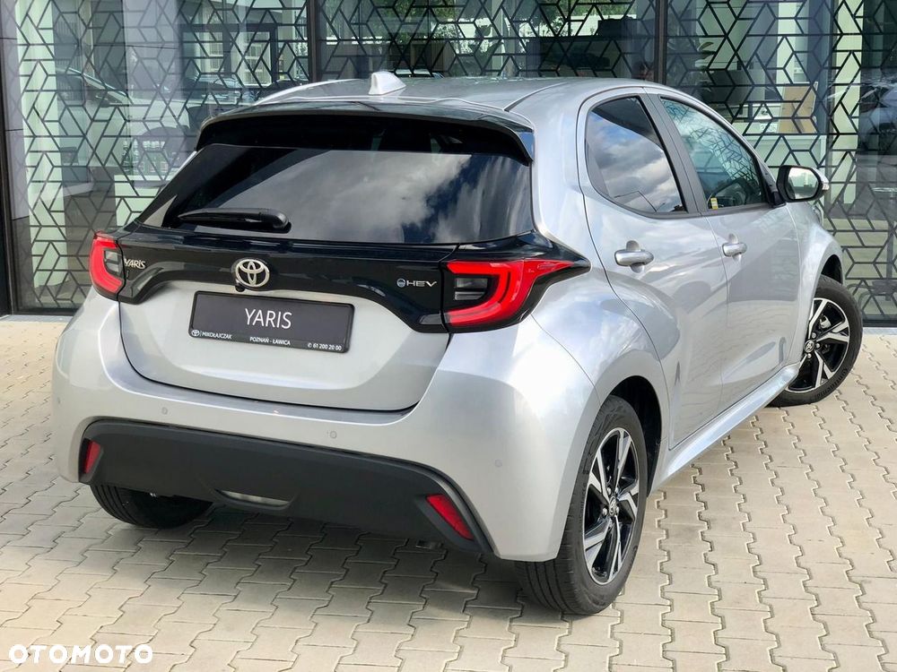 Toyota Yaris Hybrid 1.5 Style - 12