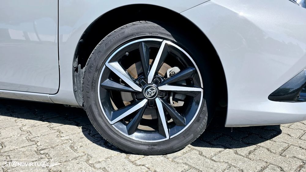 Toyota Auris 1.8 HSD Comfort +P.Techno+P.Sport - 12