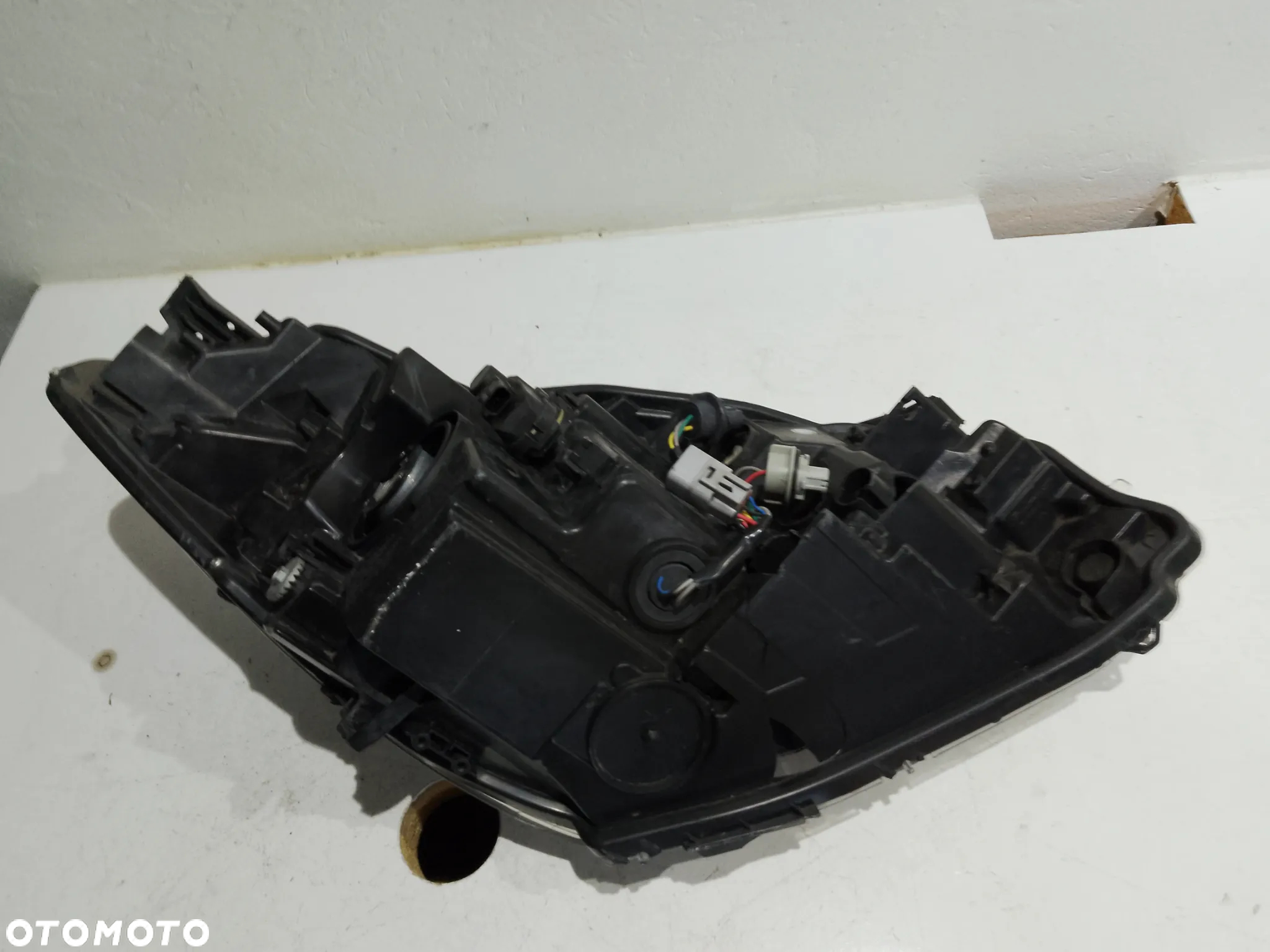 Toyota Yaris III FL 2014–2017 – Reflektor Lewy Przód Halogen EU - 10