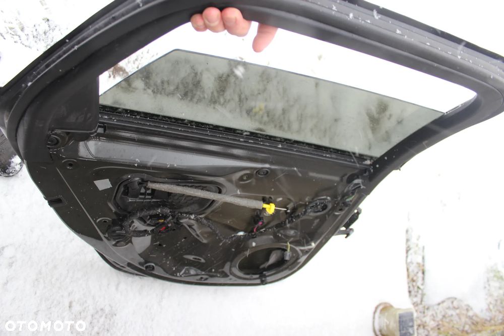 DRZWI TYLNE LEWE AUDI A6 C7 AVANT LX5R 2015 - 17