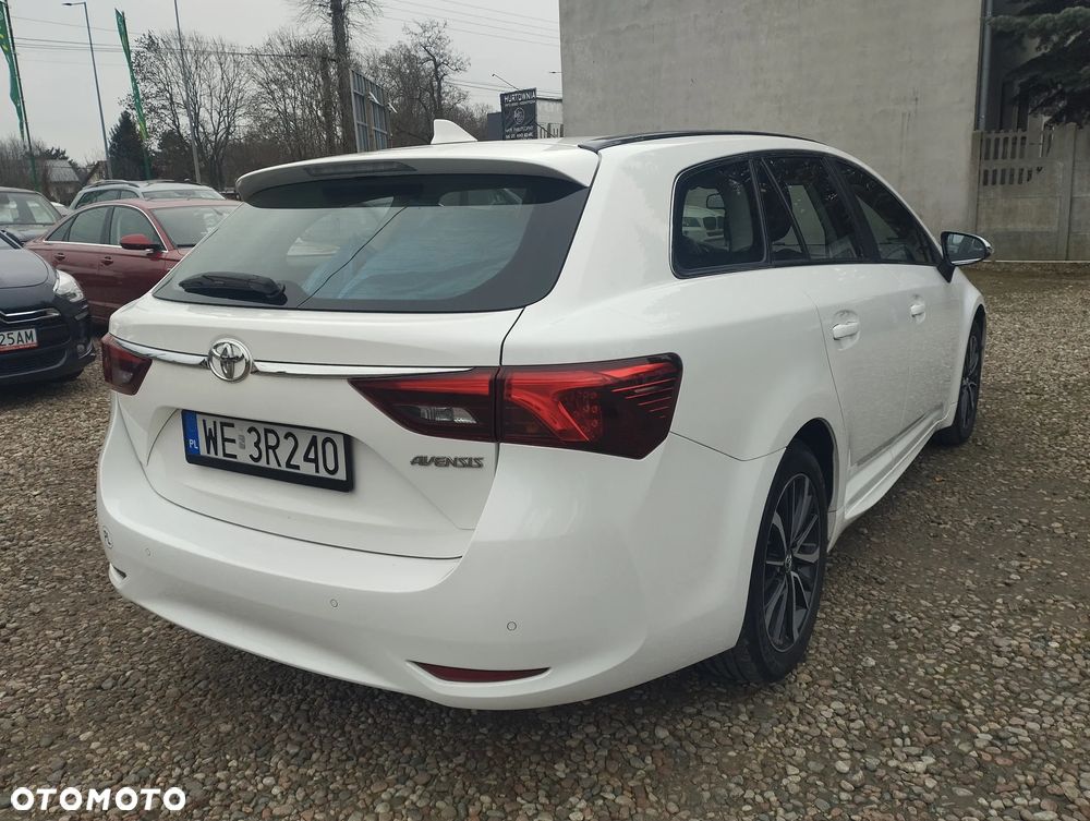 Toyota Avensis 2.0 D-4D Premium - 9