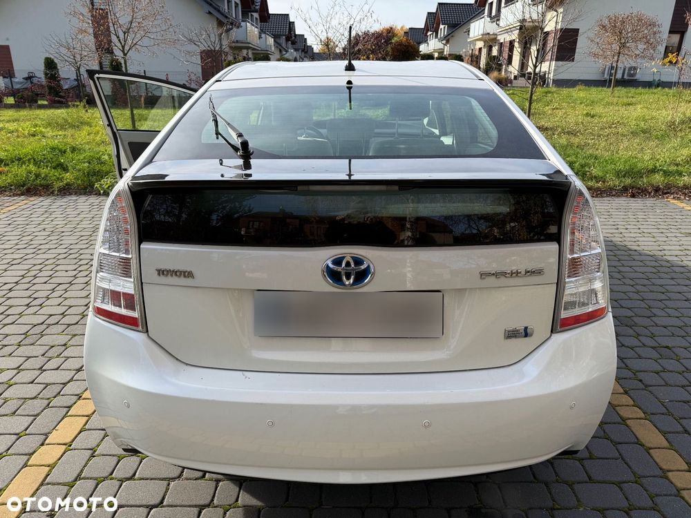 Toyota Prius 1.8 HSD Sol - 9