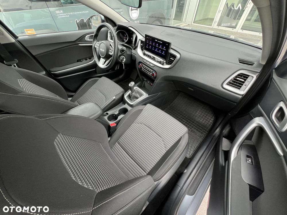 Kia Ceed 1.5 T-GDI M - 23