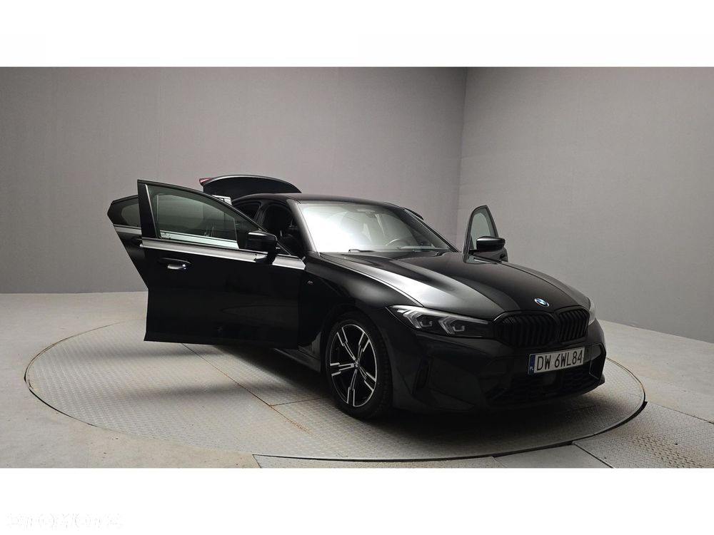 BMW Seria 3 320d xDrive mHEV M Sport - 12