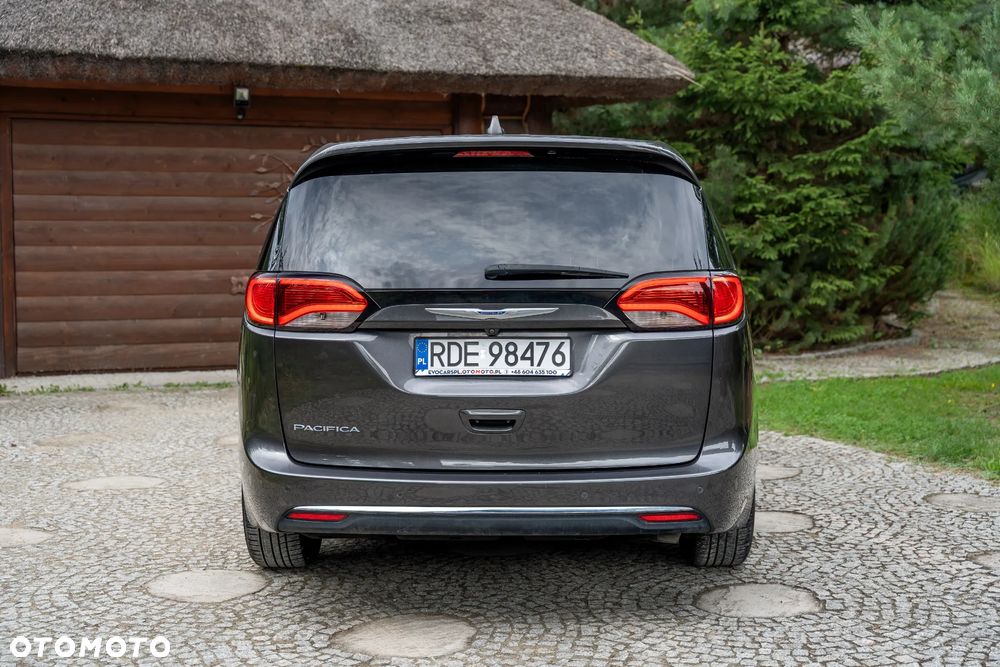 Chrysler Pacifica - 7