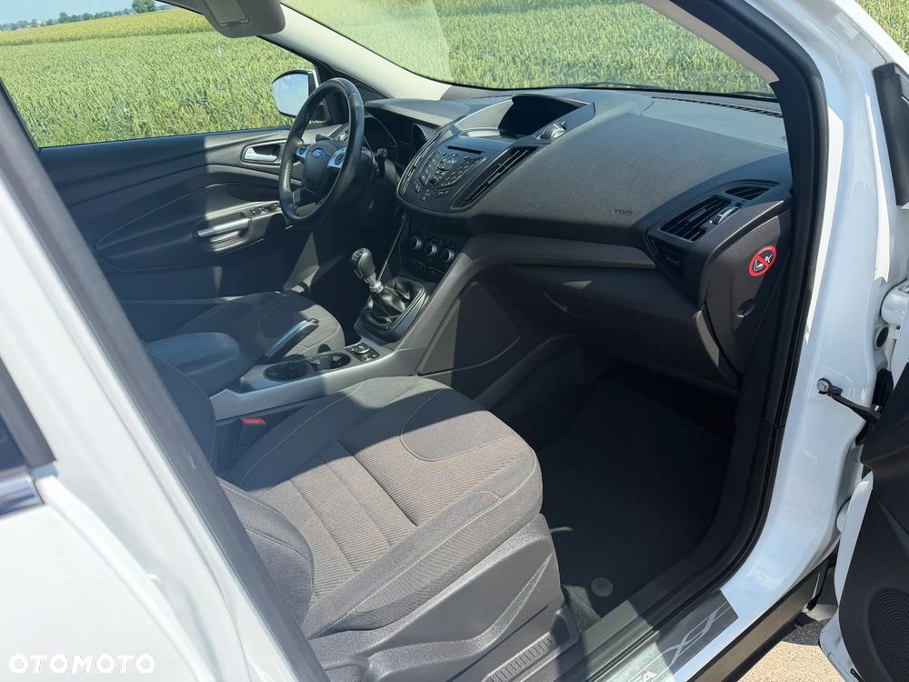 Ford Kuga - 12