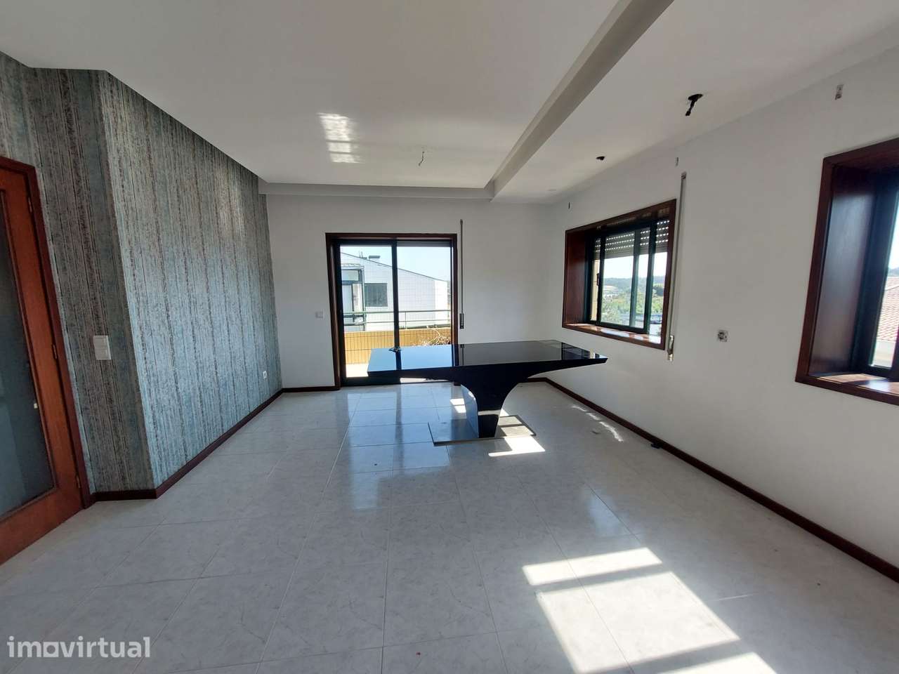 T2  no último piso com terraço  e garagem fechada S. Félix da Marinha - Grande imagem: 2/30