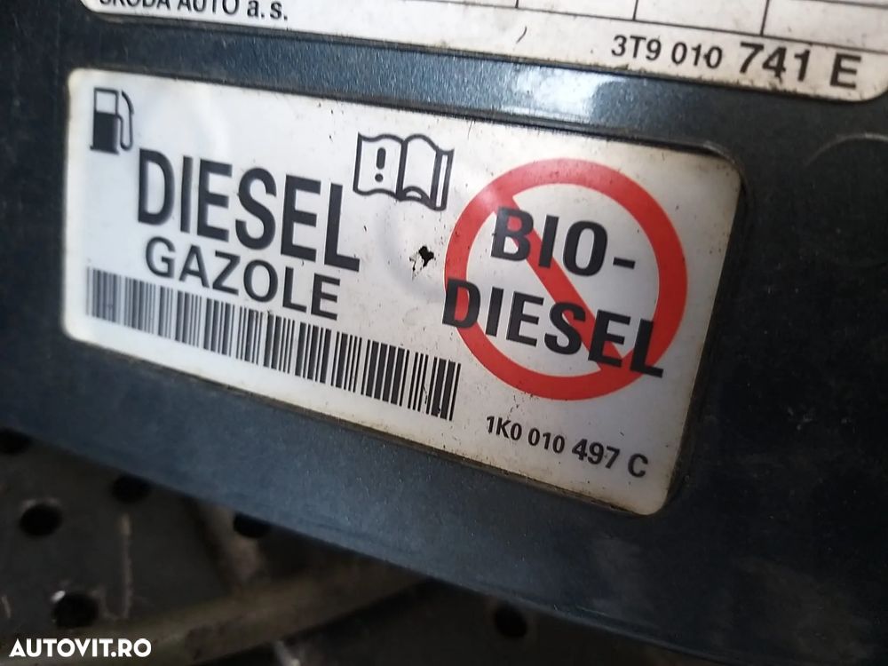 Capac usita rezervor cu buson skoda superb 2 3t facelift 1k0010497c - 3