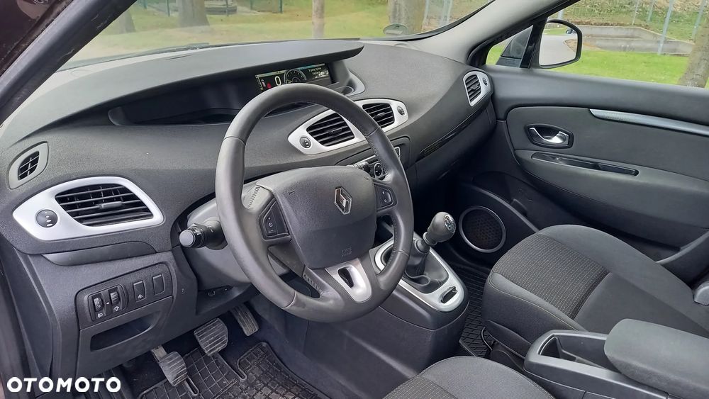 Renault Grand Scenic - 8