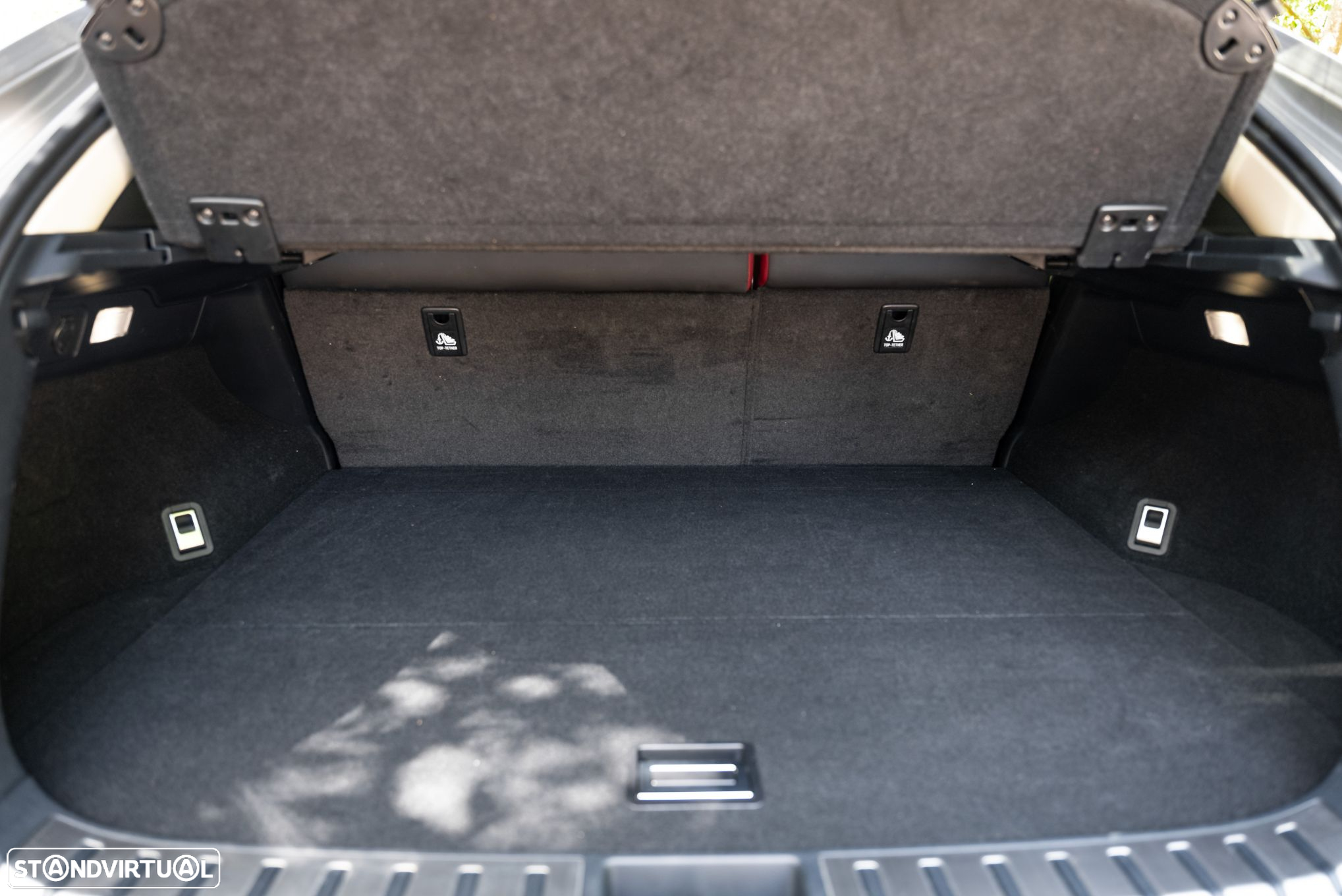 Lexus NX 300h - 26
