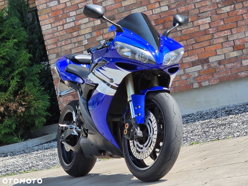 Yamaha R1 - 14