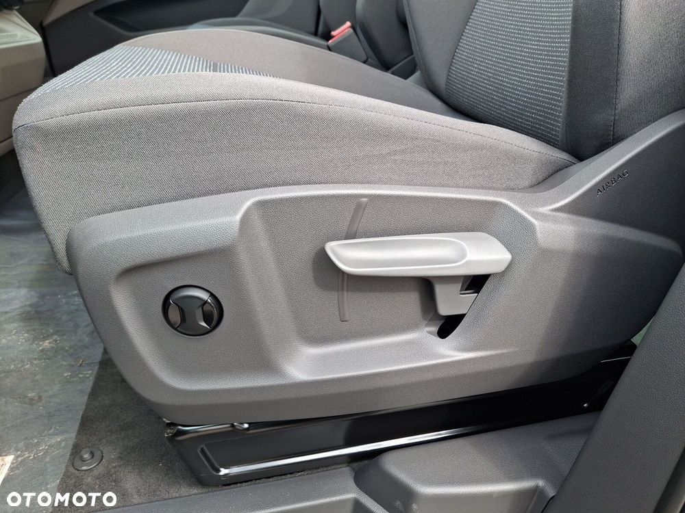 Volkswagen Multivan - 29