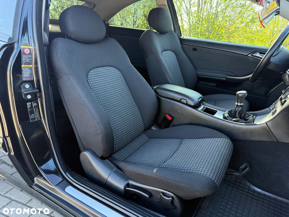 Mercedes-Benz Klasa C 180 Classic - 17