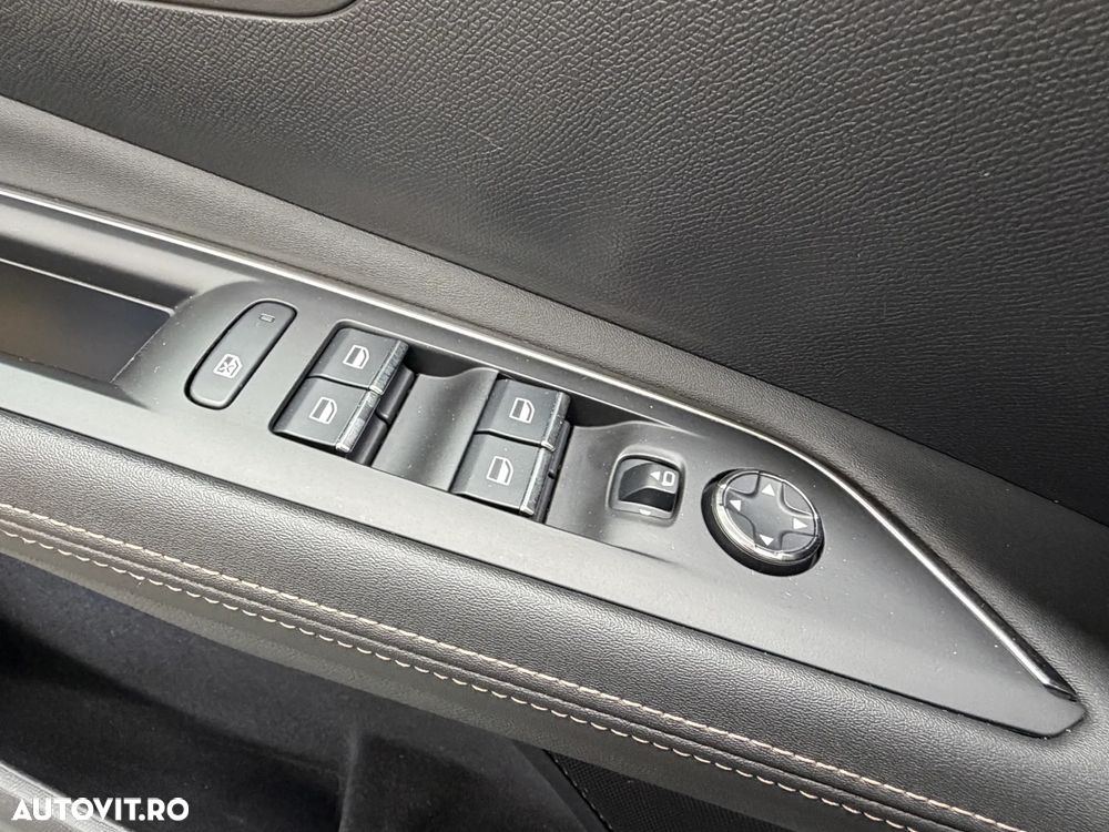 Peugeot 3008 225 e-EAT8 GT Pack - 32