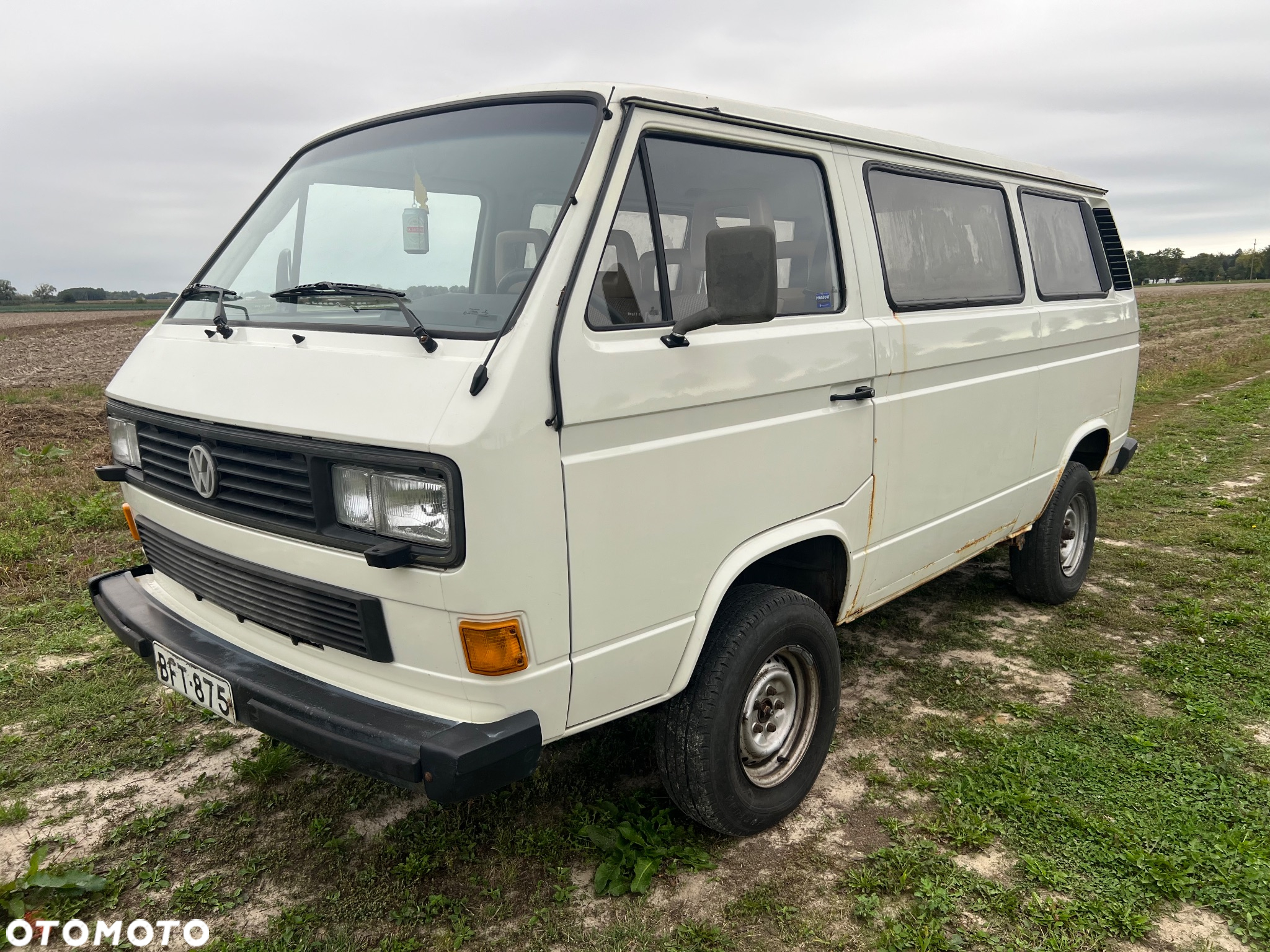 Volkswagen Caravelle - 2