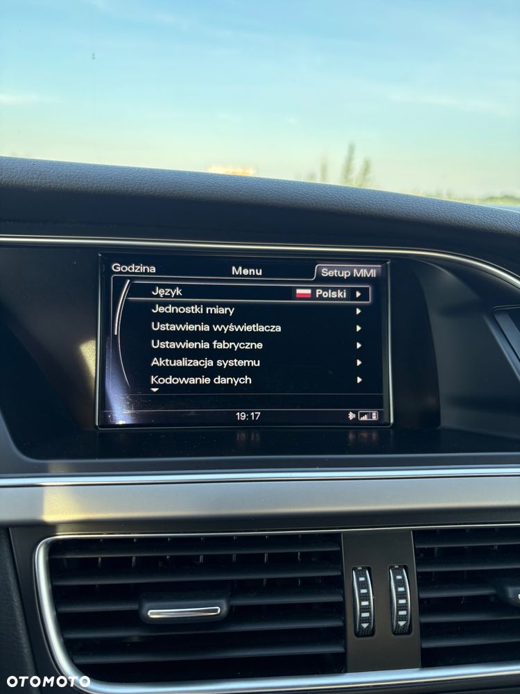 Audi A4 Avant 2.0 TDI Quattro - 28