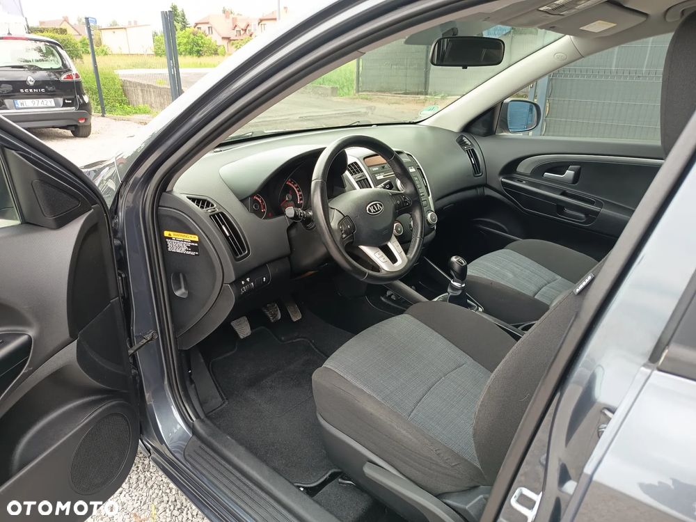Kia Ceed 1.4 CVVT Spirit - 17