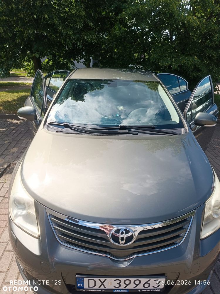 Toyota Avensis 1.8 Sol - 11