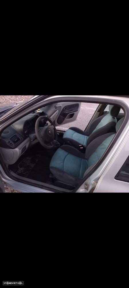 Renault Clio 1.2 16V Confort Authentique Quick. - 9
