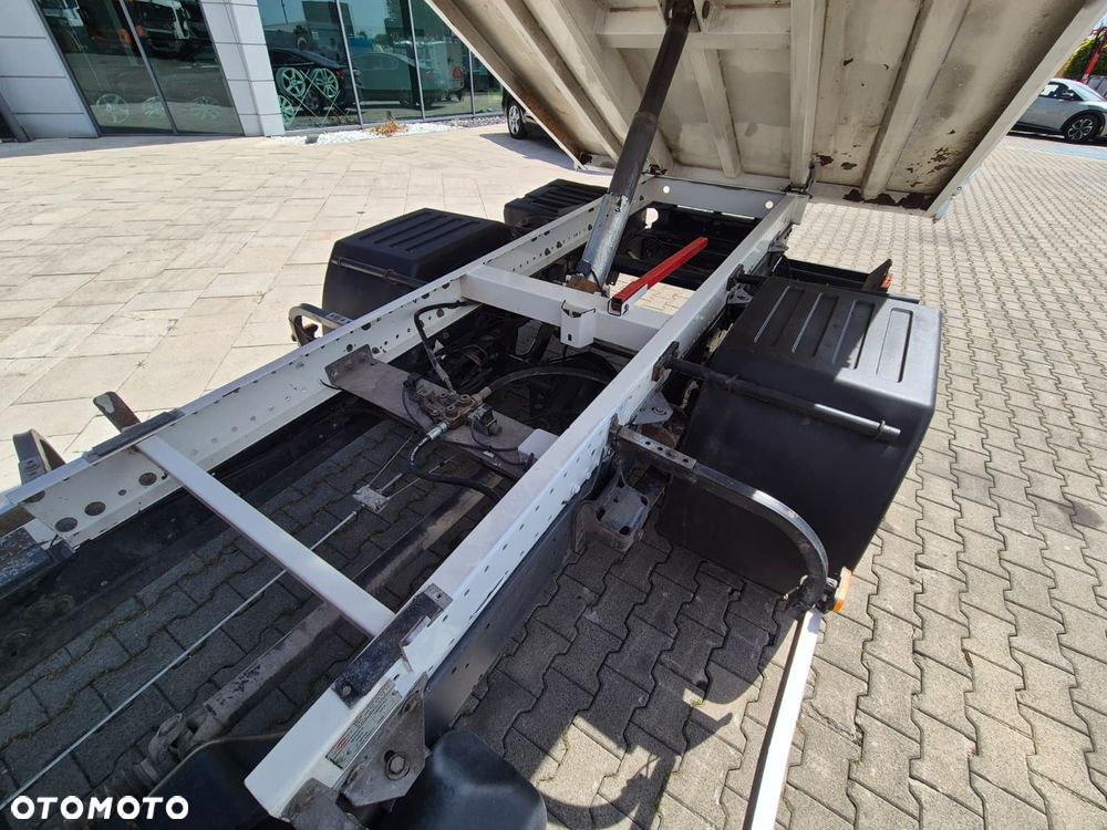 Iveco Daily 65 C 18 / 3.0 DIESEL / HDS FASSI F28B / WYWROTKA / MOCNA RAMA / BEZWYPADKOWY / SERWISOWANY / MOCNY SILNIK / EURO 4 / BEZWYPADKOWY - 40
