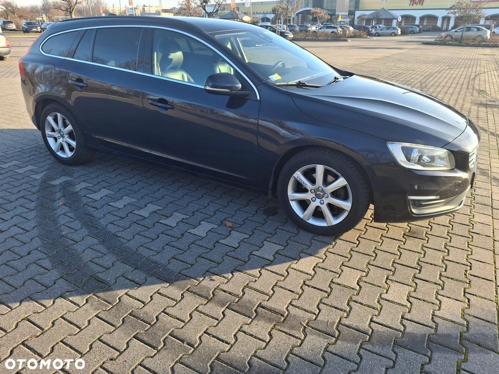 Volvo V60 D3 Drive-E Momentum - 6