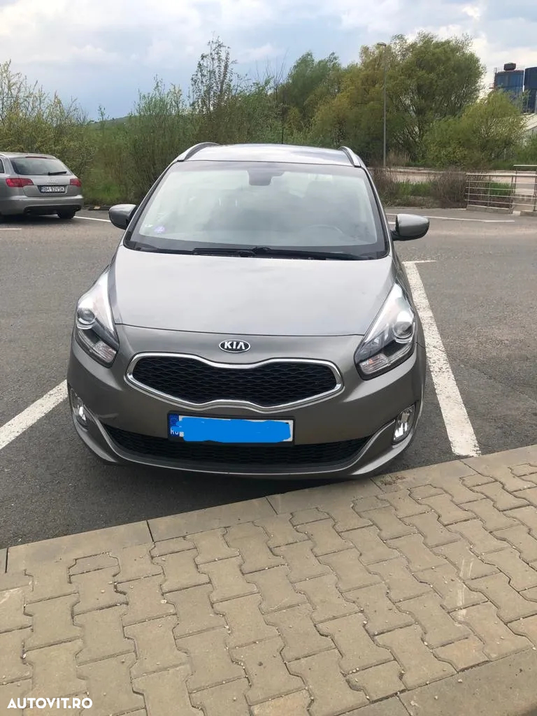 Kia Carens 1.6 GDI FAMILY - 3