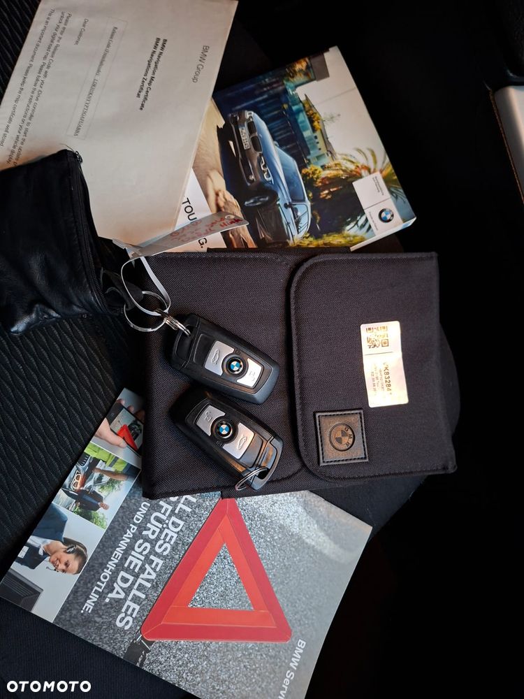 BMW Seria 3 318d - 16