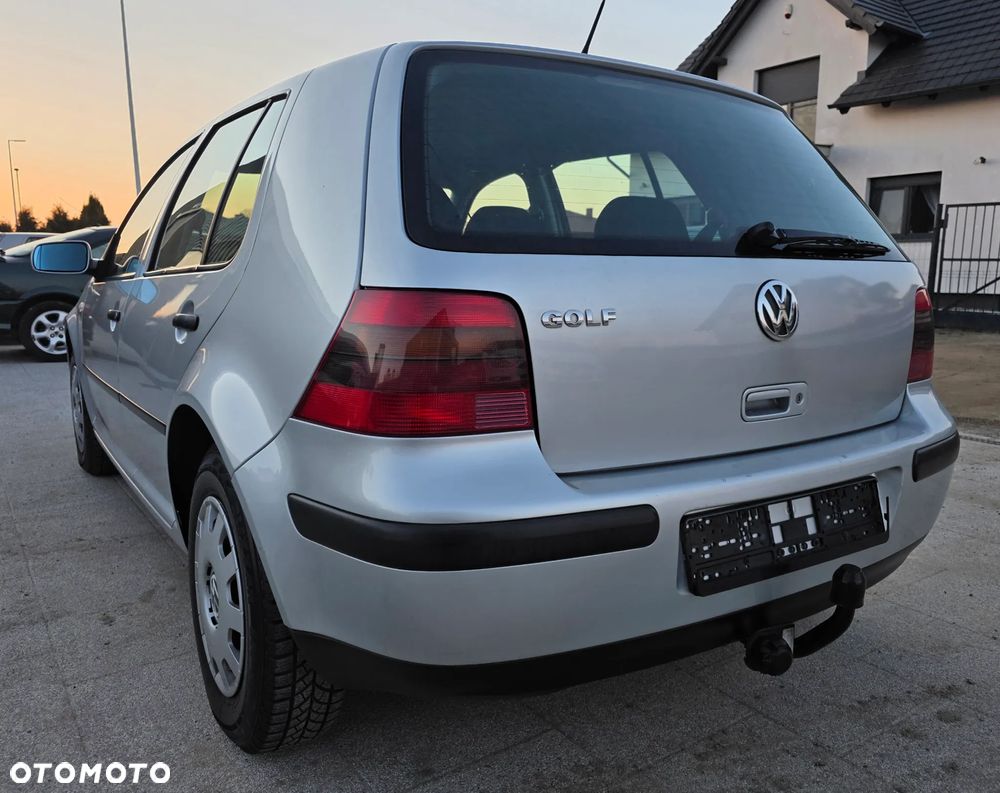 Volkswagen Golf - 8