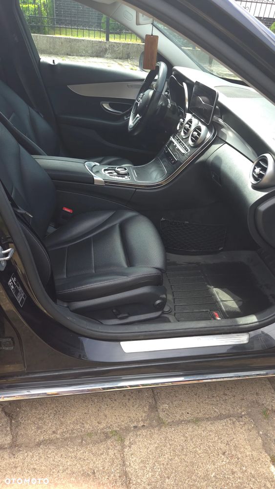 Mercedes-Benz Klasa C 200 d 9G-TRONIC - 35