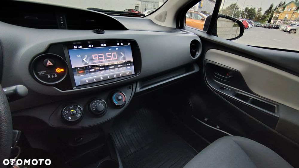Toyota Yaris - 24