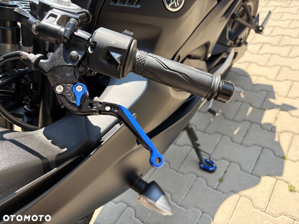 Yamaha YZF - 8
