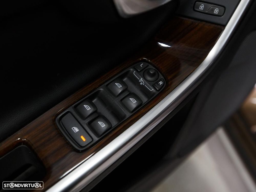 Volvo V60 Cross Country - 17