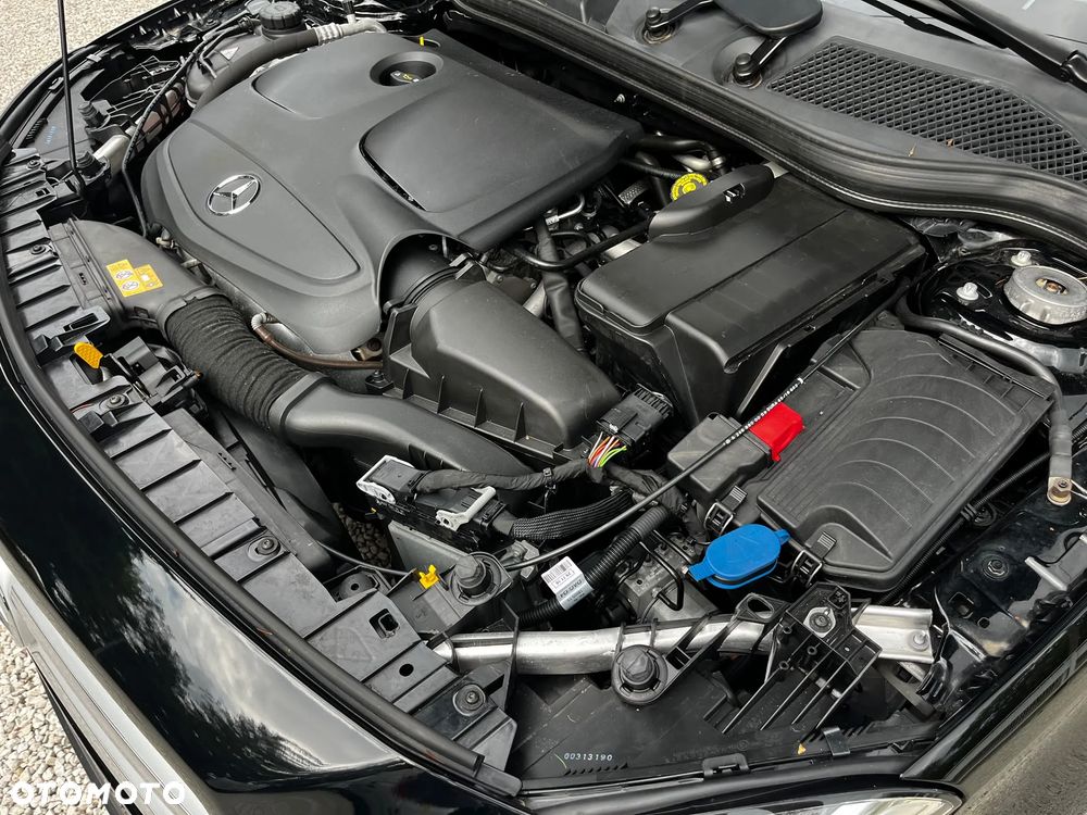 Mercedes-Benz GLA - 32