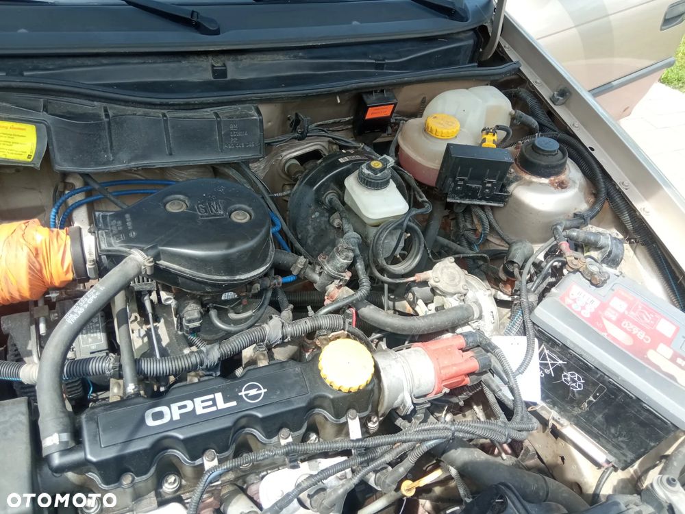 Opel Astra 1.4 Base - 4