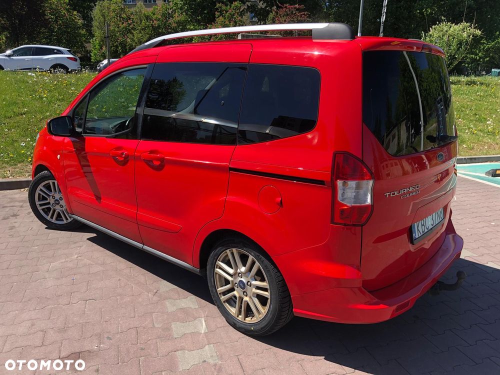 Ford Tourneo Courier 1.0 EcoBoost S&S Titanium - 9
