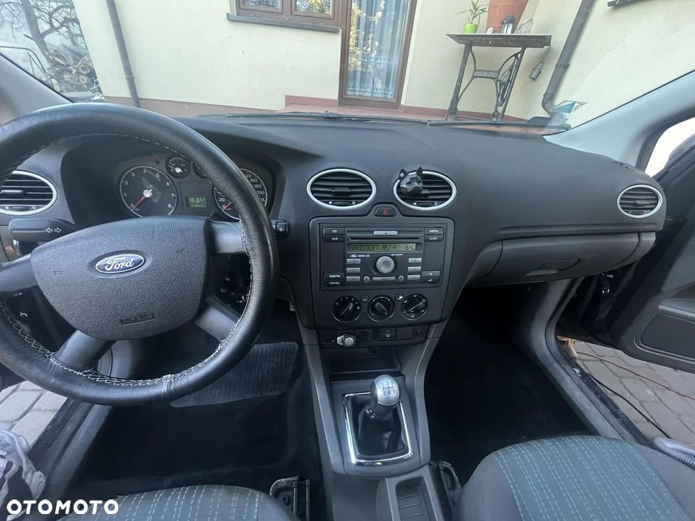 Ford Focus 1.6 Ambiente - 6