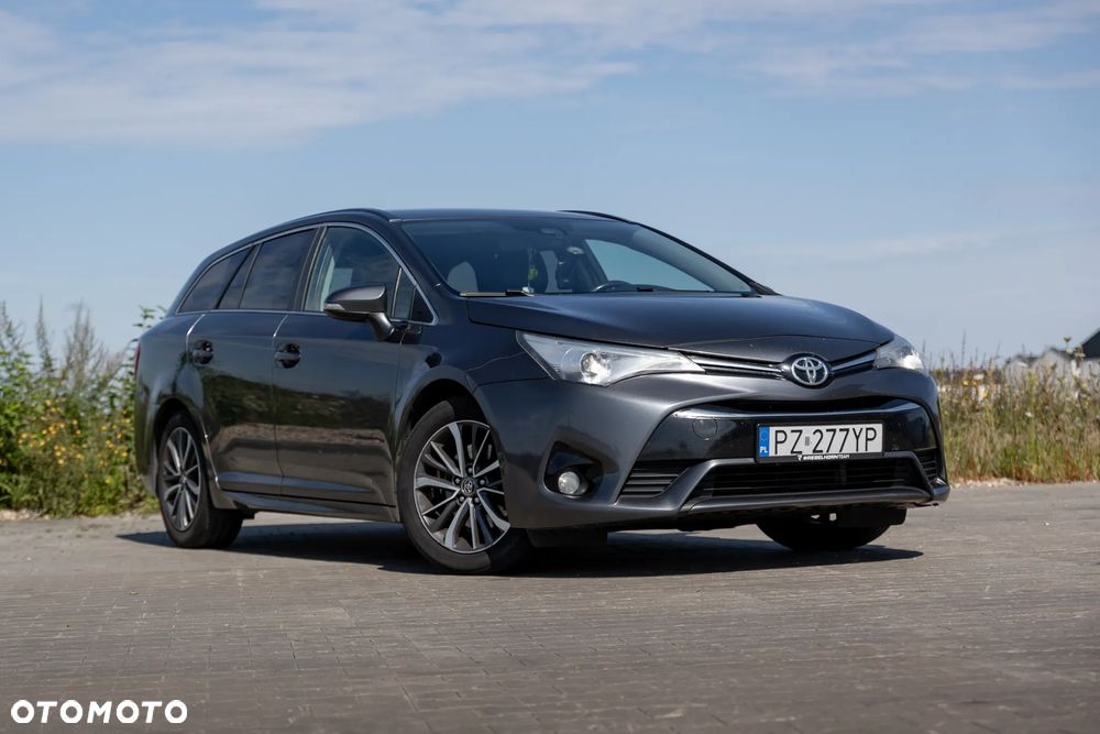 Toyota Avensis 2.0 D-4D Premium - 1
