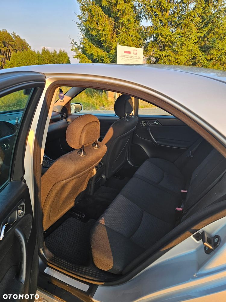 Mercedes-Benz Klasa C 200 T CDI Classic - 8