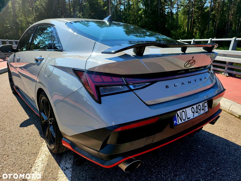 Hyundai Elantra - 2