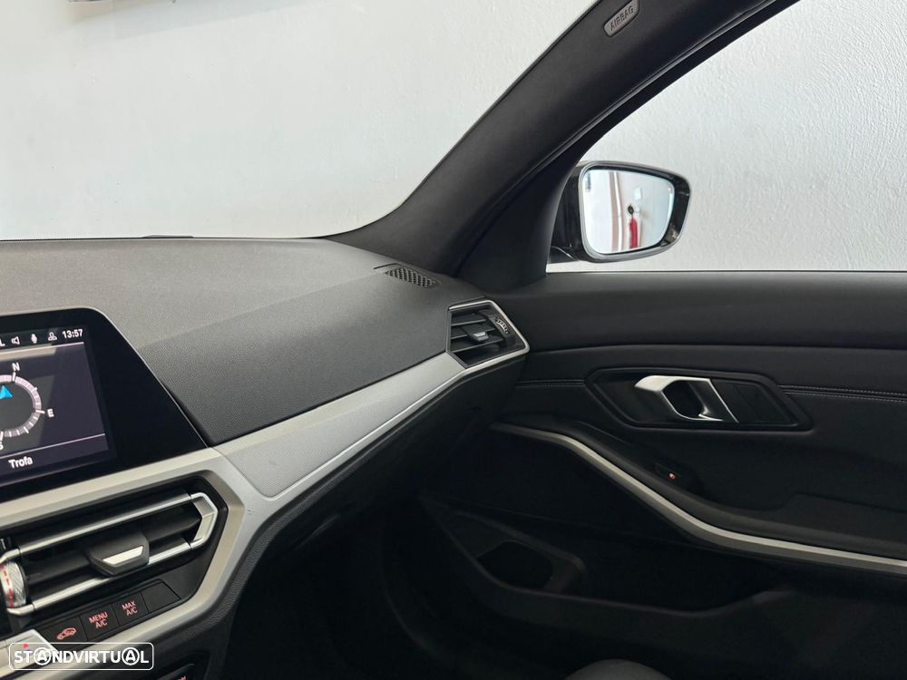 BMW 320 d Pack M Auto - 17