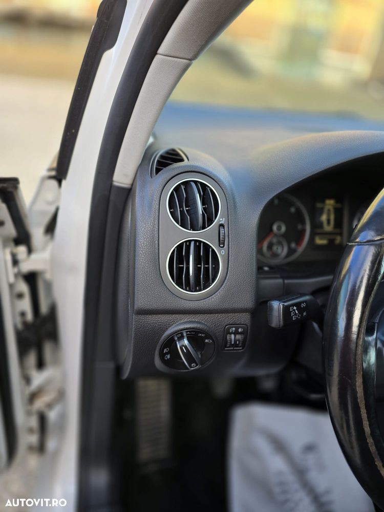 Volkswagen Golf Plus 2.0 TDI DPF Style - 10