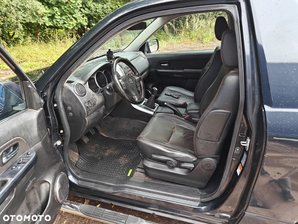 Suzuki Grand Vitara 1.6 De luxe - 13