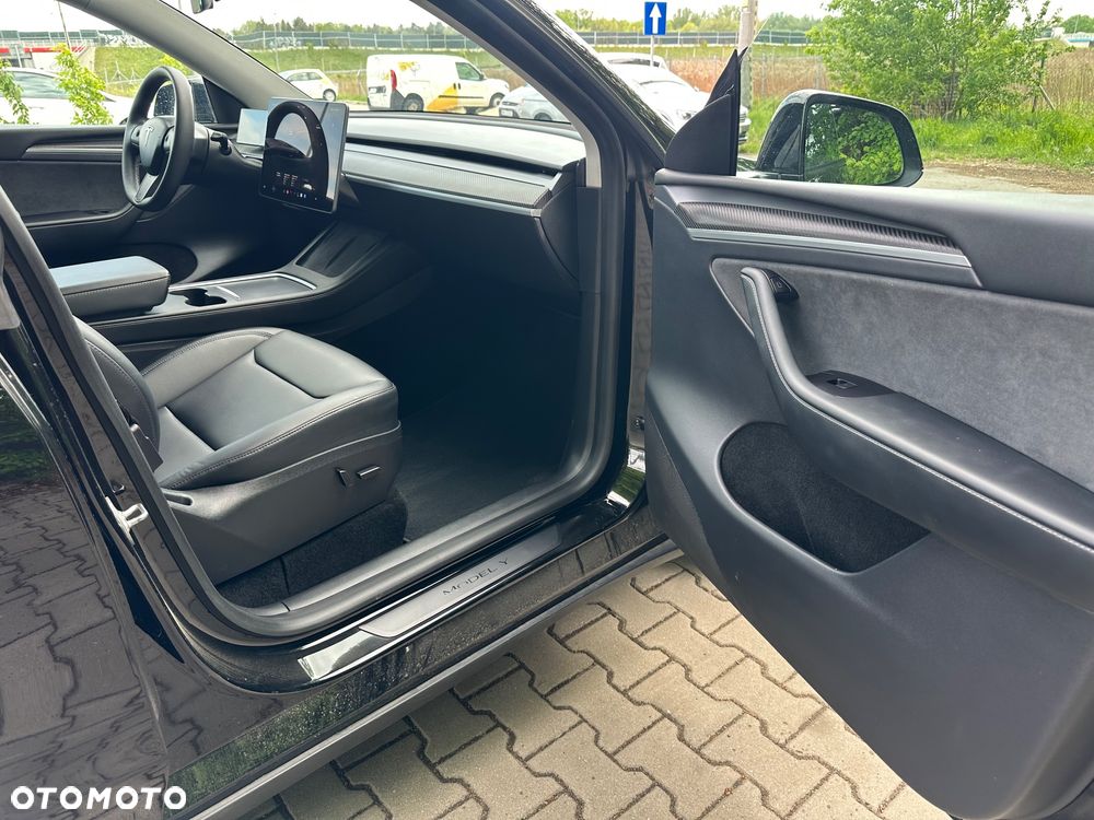 Tesla Model Y Performance AWD - 9