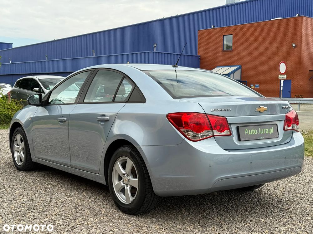 Chevrolet Cruze - 11